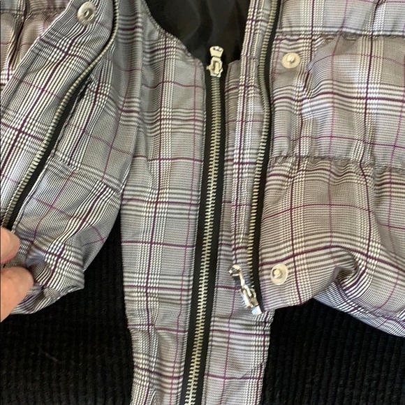 #  Guess Jacket - Picture 7 of 16